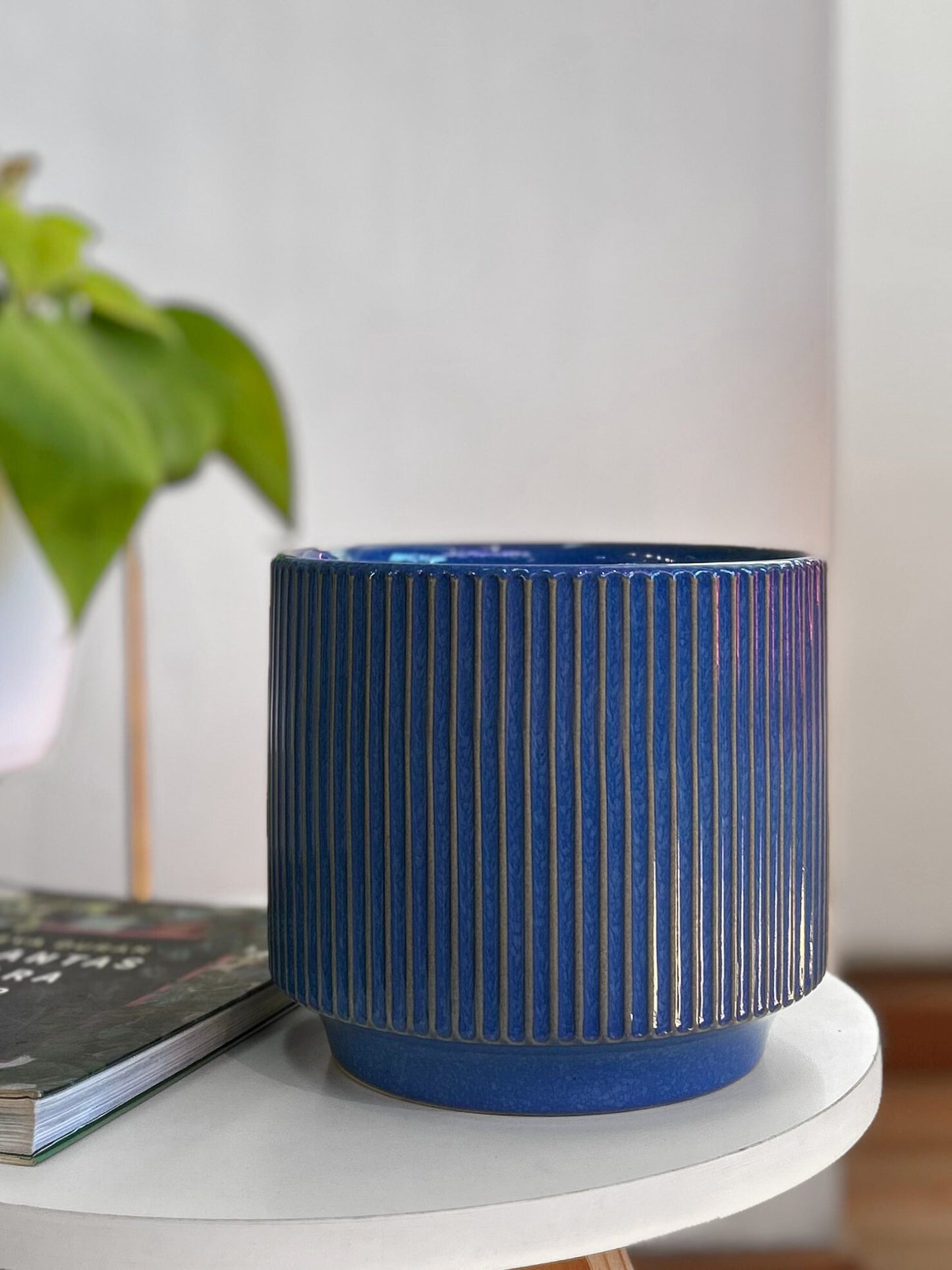 Macetero de ceramica azul 15,5 x14 cms