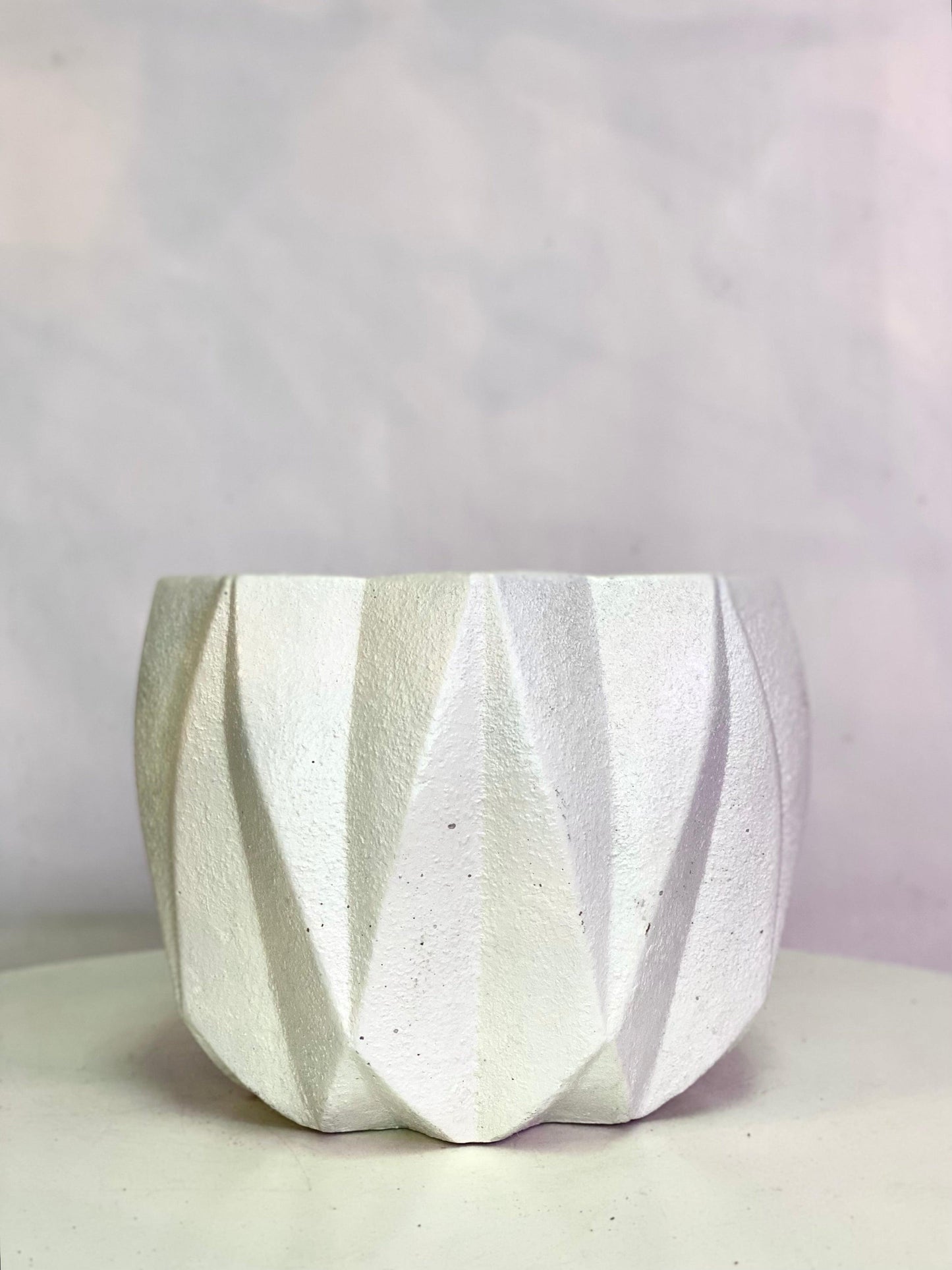Maceta de concreto Facetas S 14x15 cms