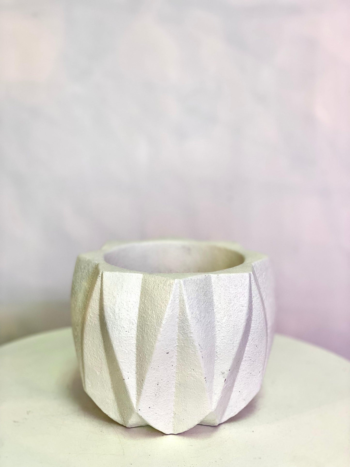 Maceta de concreto Facetas S 14x15 cms
