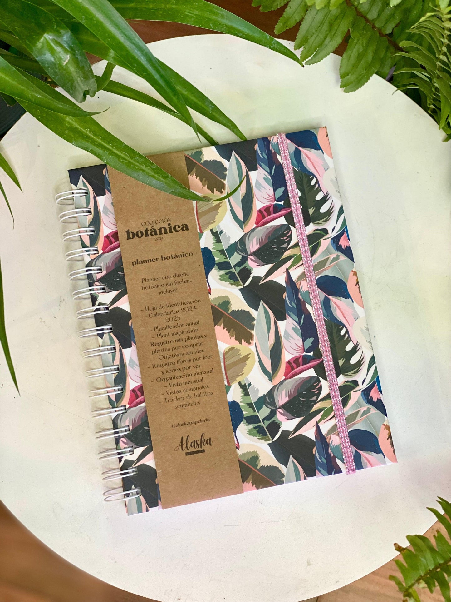 Planner con diseño patrones botánicos